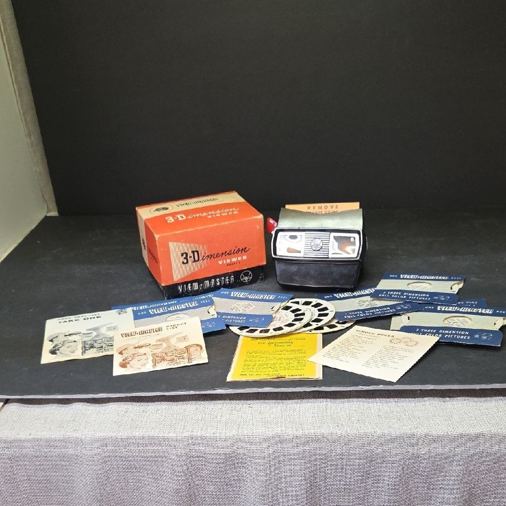 Model E Sawyer's View-Master Viewer with Box With Reels‎